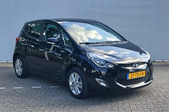 Hyundai ix20 (2012) thumbnail 3