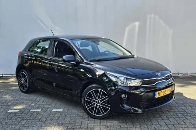 Kia Rio (2017) thumbnail 6