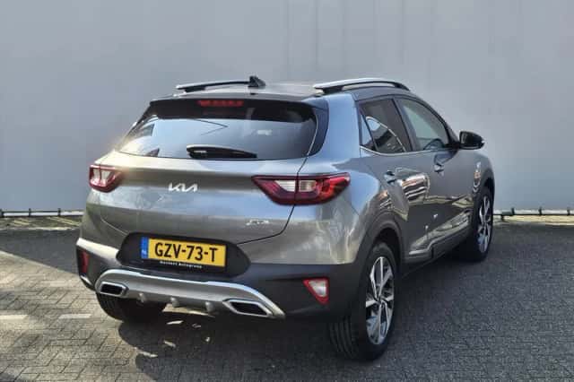 Kia Stonic (2025) thumbnail 4
