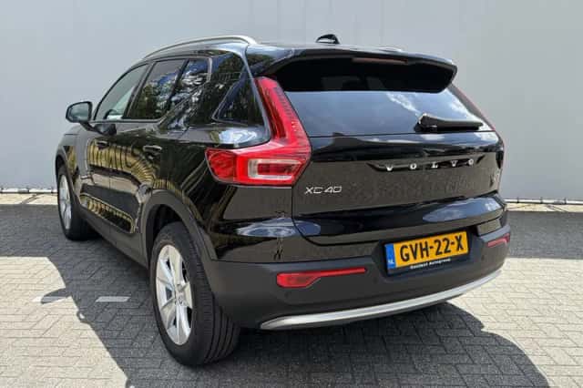Volvo XC40 (2024) thumbnail 3