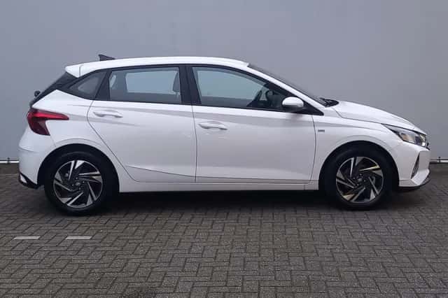 Hyundai i20 (2023) thumbnail 4