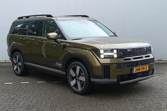 Hyundai Santa Fe (2025) thumbnail 3