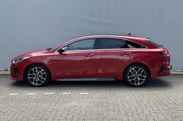 Kia Proceed (2021) thumbnail 3