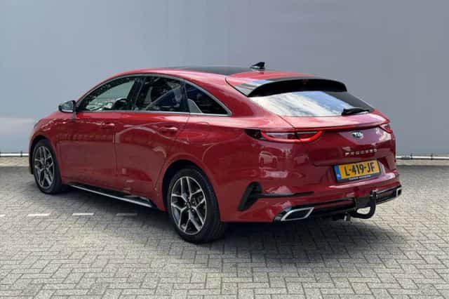 Kia Proceed (2021) thumbnail 4