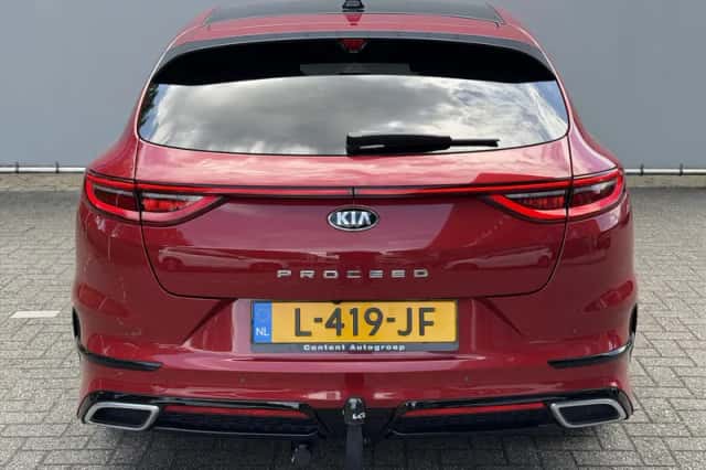 Kia Proceed (2021) thumbnail 5