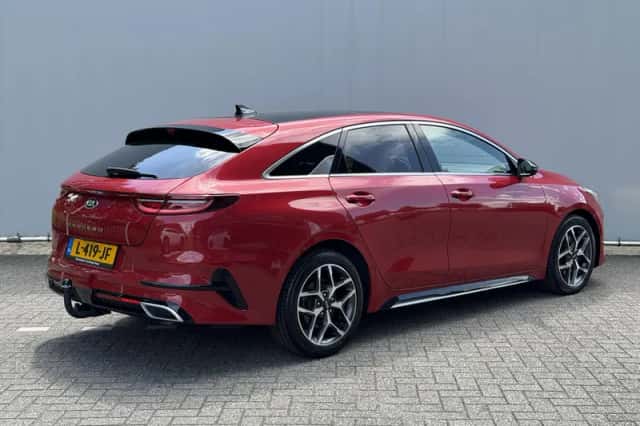Kia Proceed (2021) thumbnail 6