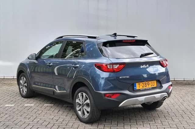 Kia Stonic (2023) thumbnail 3