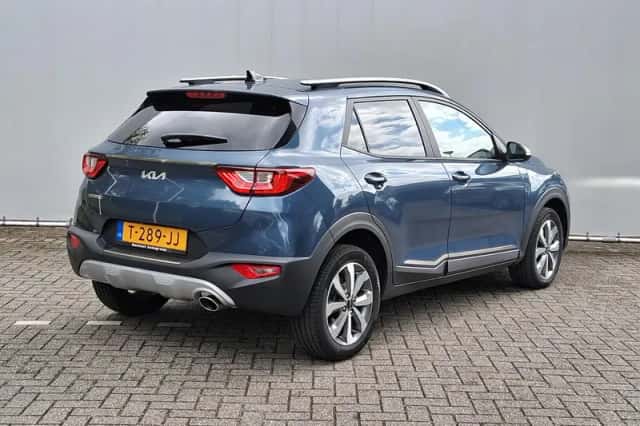 Kia Stonic (2023) thumbnail 5