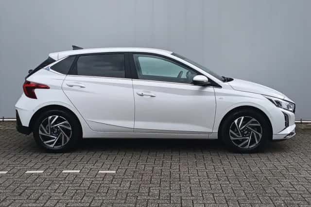 Hyundai i20 (2024) thumbnail 4