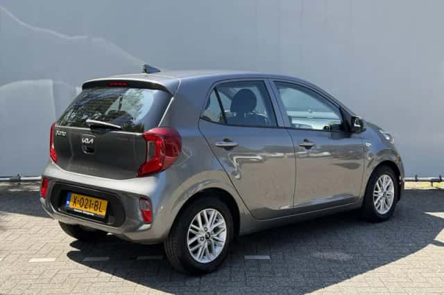 Kia Picanto (2023) thumbnail 5
