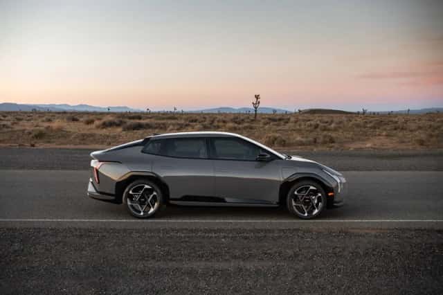 Kia EV4 (2026) thumbnail 2