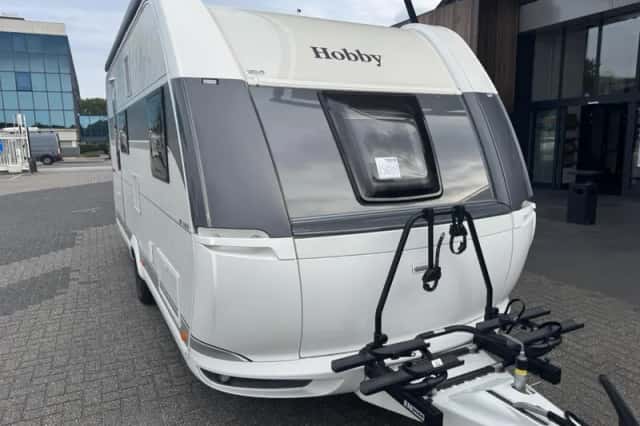 Hobby De Luxe (2025) thumbnail 3