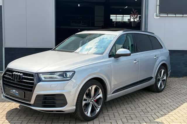 Audi Q7 (2016) thumbnail 1