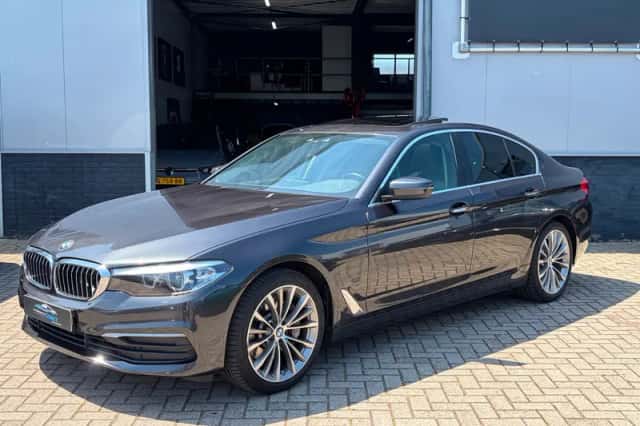 BMW 5-Serie (2018) thumbnail 1