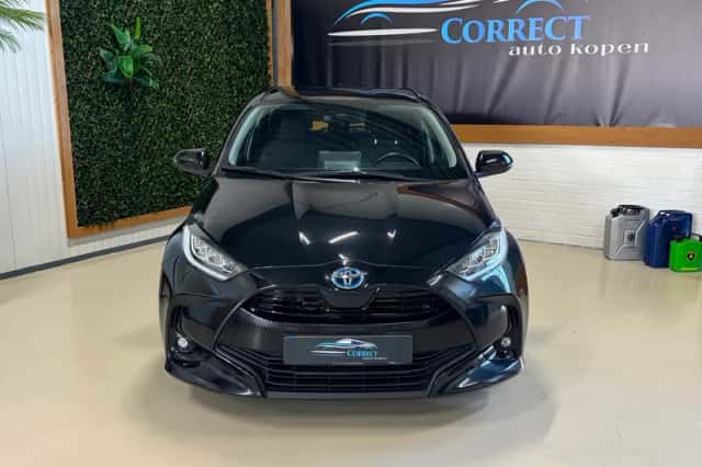 Toyota Yaris (2020) thumbnail 3