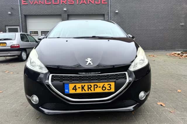 Peugeot 208 (2013) thumbnail 2