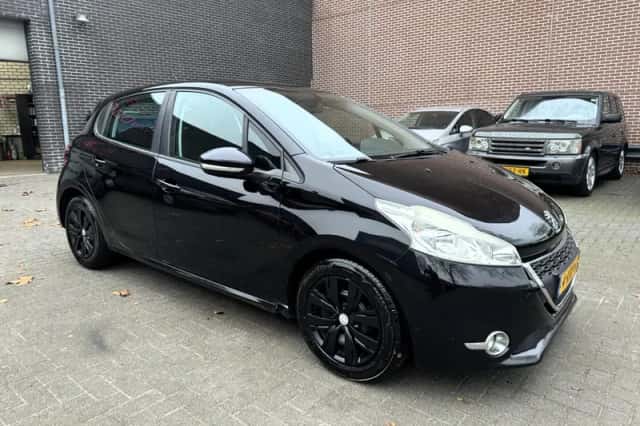 Peugeot 208 (2013) thumbnail 3