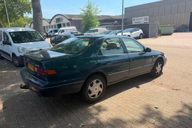 Toyota Camry (1997) thumbnail 5