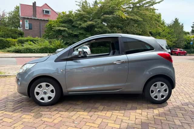 Ford Ka (2010) thumbnail 2