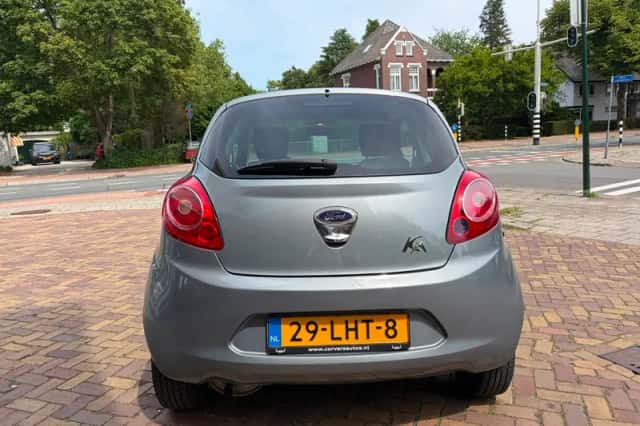Ford Ka (2010) thumbnail 4