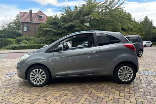 Ford Ka (2010) thumbnail 3