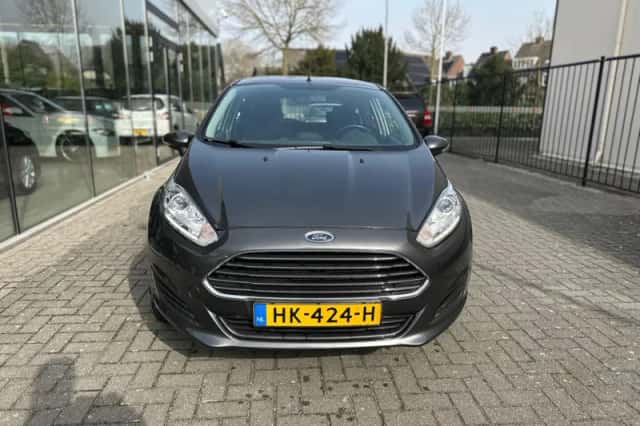 Ford Fiesta (2015) thumbnail 6