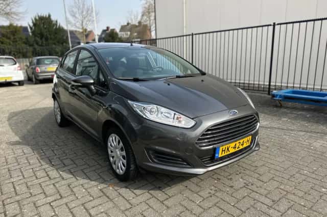 Ford Fiesta (2015) thumbnail 6