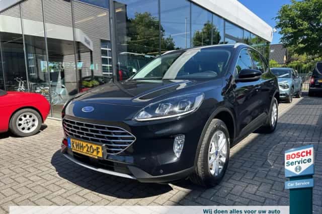 Ford Kuga (2021) thumbnail 1