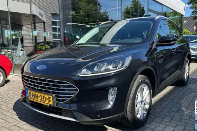 Ford Kuga (2021) thumbnail 1