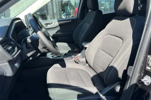 Ford Kuga (2021) thumbnail 4