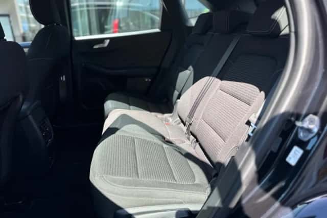 Ford Kuga (2021) thumbnail 5