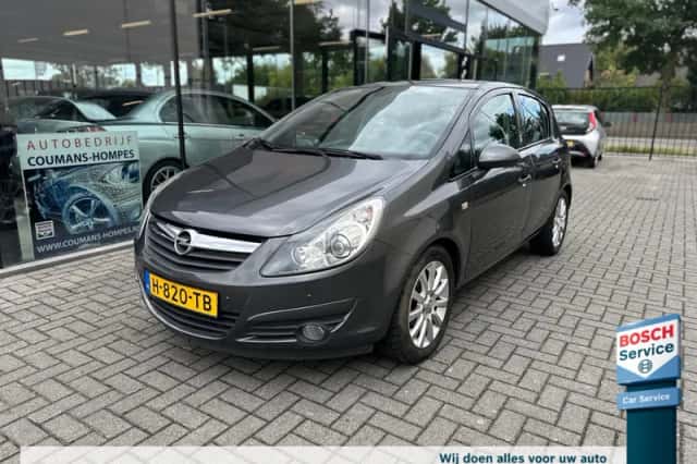 Opel Corsa (2010) thumbnail 1