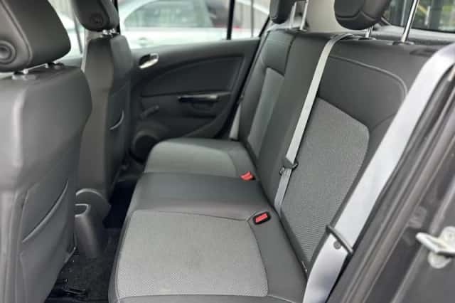 Opel Corsa (2010) thumbnail 4