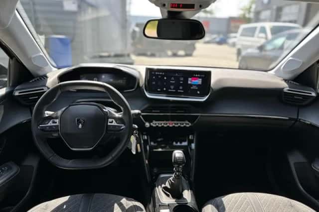 Peugeot 208 (2024) thumbnail 3