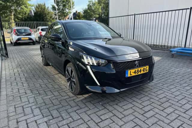 Peugeot e-208 (2021) thumbnail 6