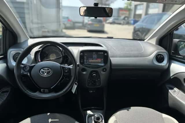 Toyota Aygo (2020) thumbnail 3