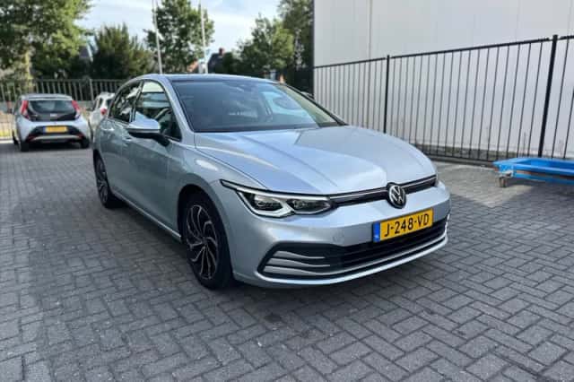 Volkswagen Golf (2020) thumbnail 6