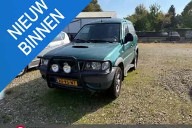 Nissan Terrano (2000) thumbnail 1