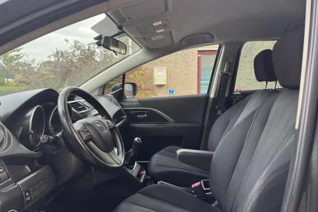 Mazda 5 (2011) thumbnail 6