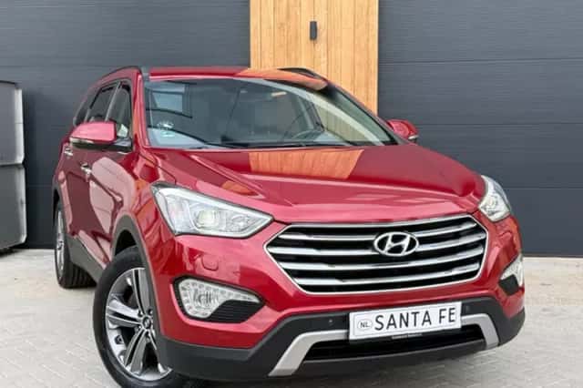 Hyundai Santa Fe (2015) thumbnail 2