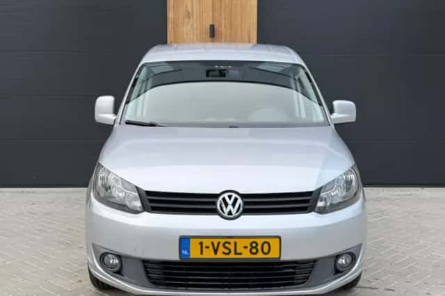 Volkswagen Caddy (2012) thumbnail 3
