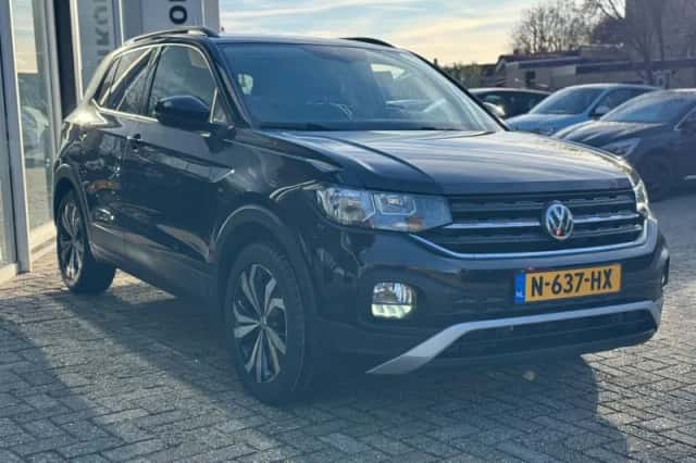 Volkswagen T-Cross (2019) thumbnail 2