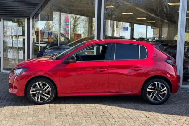 Peugeot 208 (2023) thumbnail 4