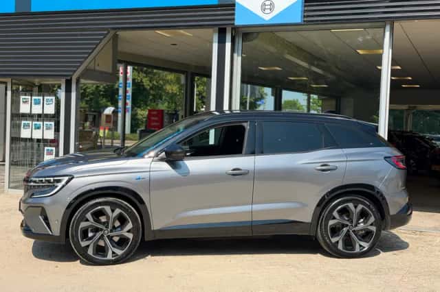 Renault Austral (2025) thumbnail 4