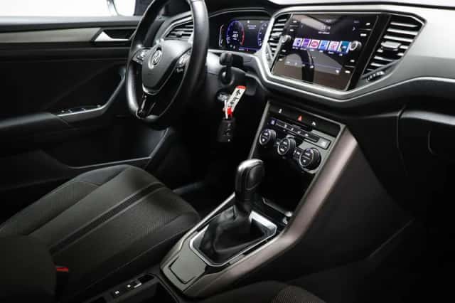 Volkswagen T-Roc (2020) thumbnail 3