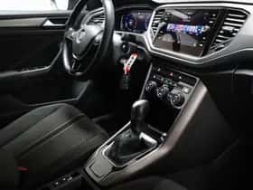 Volkswagen T-Roc (2020) thumbnail 3