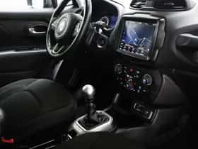 Jeep Renegade (2020) thumbnail 3