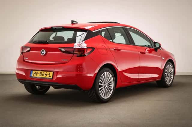 Opel Astra (2015) thumbnail 2