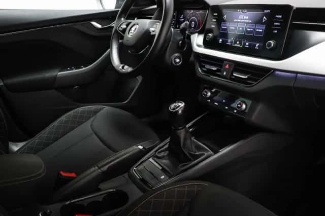 Škoda Kamiq (2021) thumbnail 3