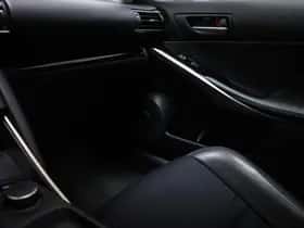 Lexus IS (2018) thumbnail 40